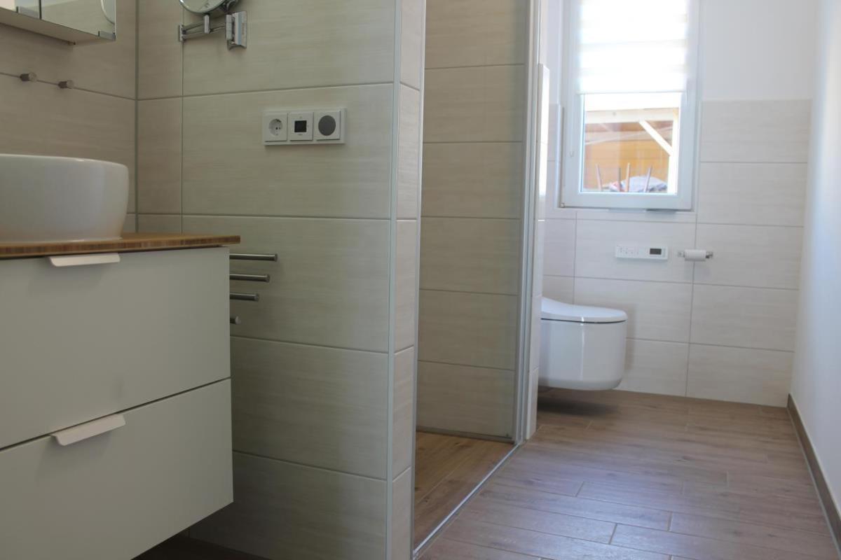 בורן Ferienwohnung De Windroos מראה חיצוני תמונה